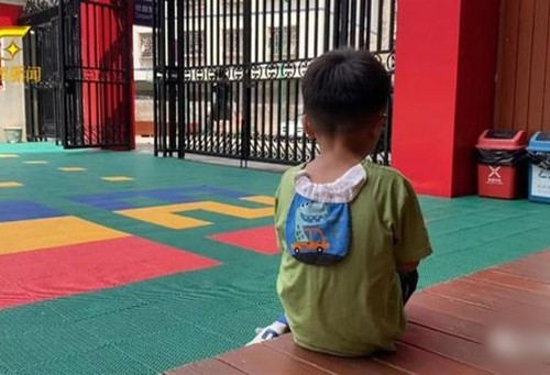 Biet con trai khong cung huyet thong, bo lam dieu ai cung phan no