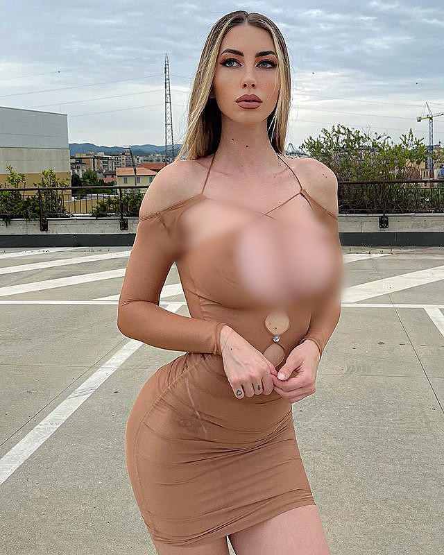 Được biết, ngoài công việc là một hot girl mạng xã hội, Eva còn là một người mẫu ảnh được nhiều nhãn hàng yêu thích.