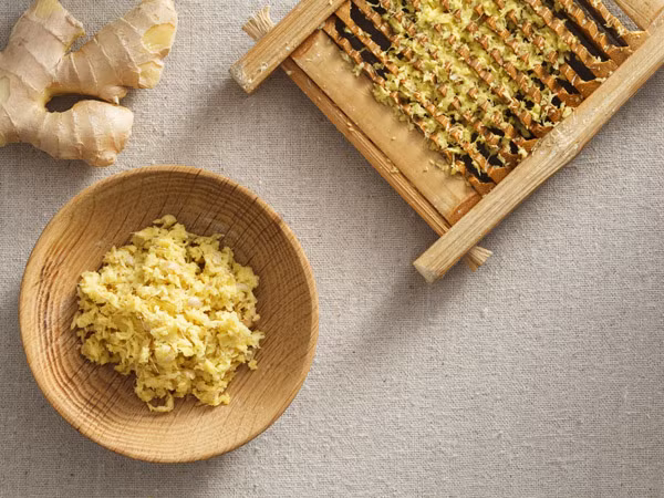 Thúc đẩy nhu động ruột: Ăn gừng mỗi ngày rất tốt cho nhu động ruột, người bị táo bón có thể áp dụng cách này. Ảnh: Boldsky.