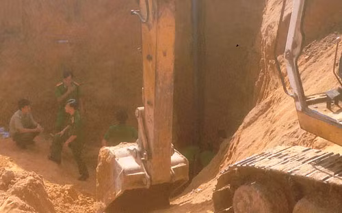 Gap be gai 7 tuoi roi xuong gieng sau vua duoc cuu song-Hinh-6