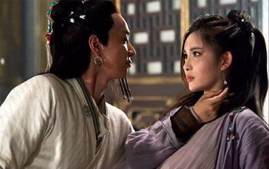 Theo các sử liệu, dưới thời Bắc Ngụy, Hiếu Văn Đế từng bãi bỏ quy định trên. Thế nhưng, sau khi ông hoàng này qua đời, các tân vương khác kế vị đã khôi phục quy định cởi bỏ áo ngoài của tử tù.