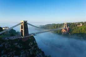 Thành phố Bristol ở Anh là nơi ghi nhận xuất hiện âm thanh ma quái khiến nhiều người khó chịu, phát điên. Thậm chí, một vài người tìm đến cái chết để giải thoát khỏi âm thanh quái dị đó.