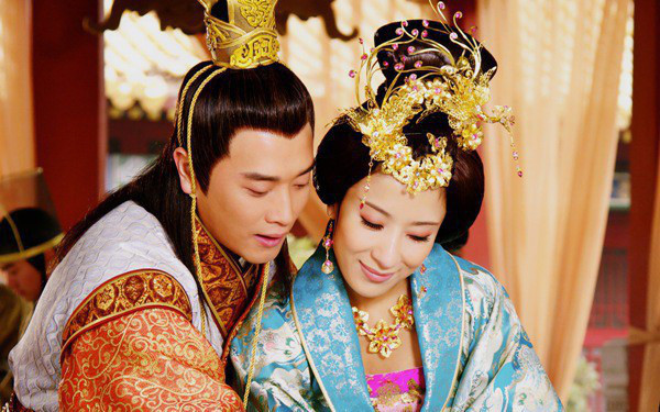 Trước bí ẩn này, một số chuyên gia, nhà nghiên cứu lịch sử đã tìm kiếm các sử liệu, ghi chép về cuộc đời Chu Hậu Chiếu.