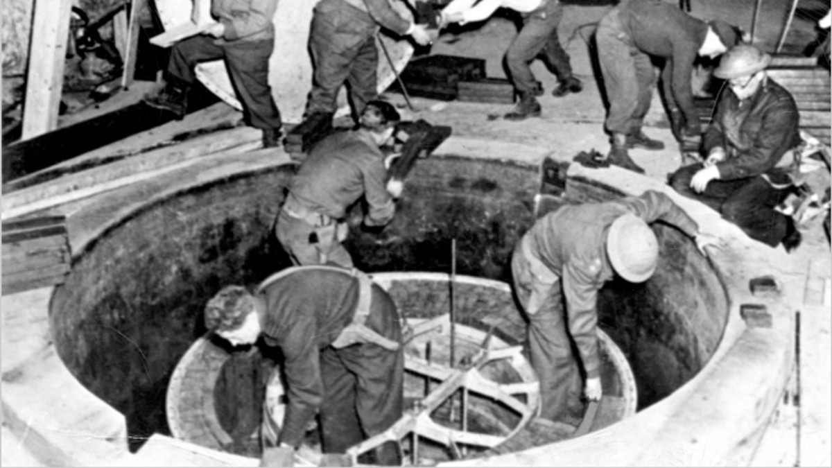 Các chuyên gia cho rằng, nếu phát xít Đức có đủ uranium và thêm thời gian thì có thể Hitler sẽ sở hữu bom hạt nhân. May mắn là phát xít Đức bị đánh bại trước khi hoàn thành dự án vũ khí nguy hiểm này nếu không nhân loại có thể chịu mất mát đau thương nhiều hơn.