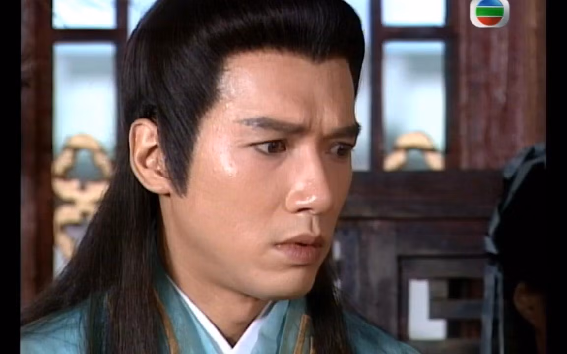 Điển hình là việc để gian díu với Phan Kim Liên, Tây Môn Khánh cho Vương bà 10 lượng bạc. Hay như để có được Vương Lục Nhi, gã không ngần ngại dùng khoản tiền lớn mua cho người đẹp một ngôi nhà. Với thủ đoạn này, gã có được hơn 20 phụ nữ để thỏa mãn thú vui của mình.