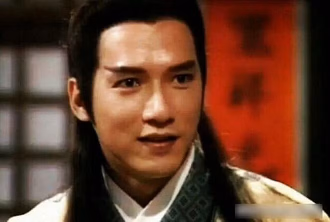 Trong cuốn tiểu thuyết "Kim Bình Mai", Tây Môn Khánh được xây dựng hình ảnh đại diện cho tầng lớp thương nhân giàu có nhưng nham hiểm, độc ác.