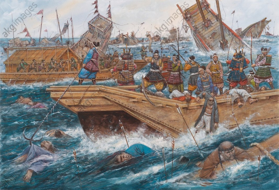 Thế nhưng, đội quân Mông Cổ chưa đặt chân đến đất liền của Nhật Bản thì đã phải đối mặt với thảm kịch lớn. Một cơn bão lớn xảy ra trên biển khiến đội quân do Hốt Tất Liệt cử đi thiệt hại lớn. Hàng ngàn binh sĩ Mông Cổ và nhiều thuyền chiến bị nhấn chìm xuống biển.