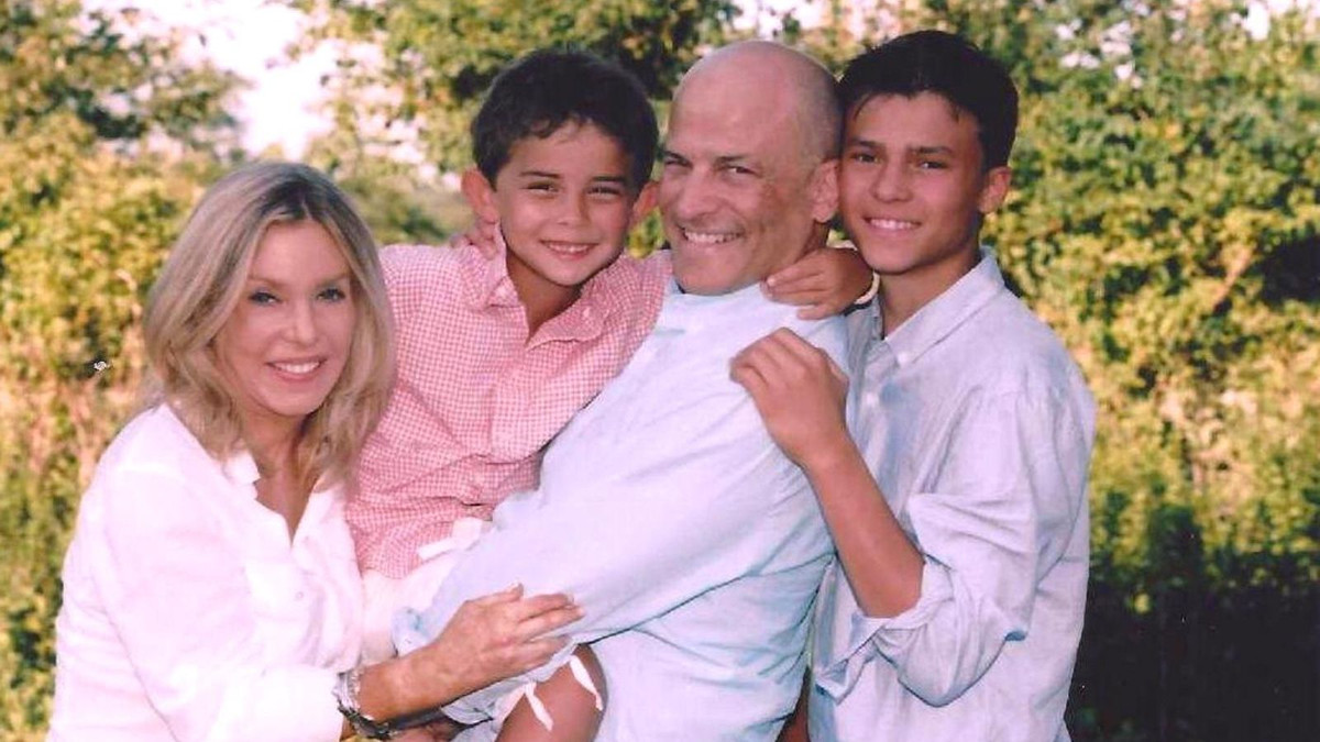 Khi nhớ lại khoảnh khắc bị lửa bén vào người năm 2001, bà Lauren không khỏi ám ảnh và cho biết bỏng có lẽ là hình thức tra tấn con người dã man nhất. Nó ảnh hưởng đến nạn nhân suốt nhiều năm.