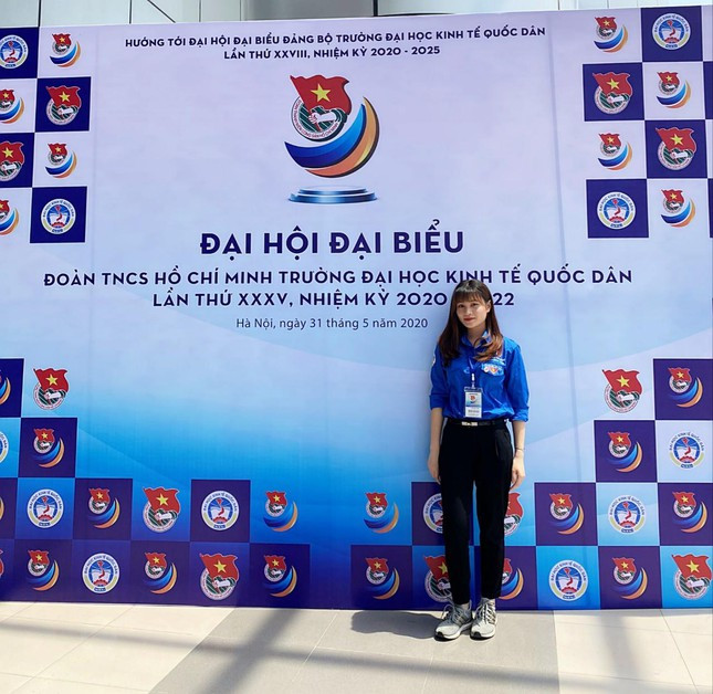 Nu sinh Kinh te Quoc dan “danh ca thanh xuan” cho cong tac Doan-Hinh-2