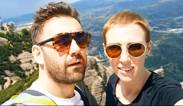 Tương tự như Gonzalo, giáo viên người Anh Audrey Mash sống lại một cách ngoạn mục sau khi tim ngừng đập suốt 6 tiếng. Vụ việc xảy ra vào tháng 11/2019. Khi ấy, Audrey cùng chồng và 2 người bạn đi dã ngoại kỷ niệm 6 năm ngày cưới tại Pyrenees, Tây Ban Nha.