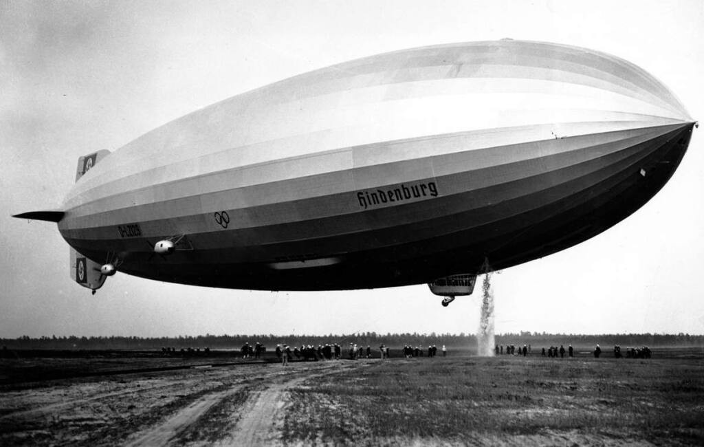 Các kỹ sư thiết kế khinh khí cầu Hindenburg có thể đạt vận tốc tối đa 135 km/h. Nó có sức chứa 72 hành khách.