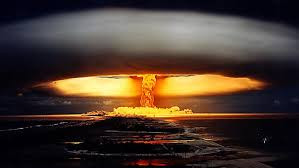 Trung tướng Leonard Perroots đang giữ chức tham mưu phó phụ trách tình báo tại căn cứ không quân Mỹ ở Ramstein (Đức) quan sát thấy dấu hiệu Liên Xô báo động quân sự bất thường. Với kinh nghiệm lâu năm, ông quyết định tiếp tục theo dõi tình hình để tránh leo thang cảnh báo chiến tranh giữa hai bên.