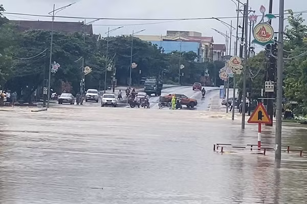 Du bao thoi tiet 24/9, mien Trung nguy co ngap lut nhieu noi