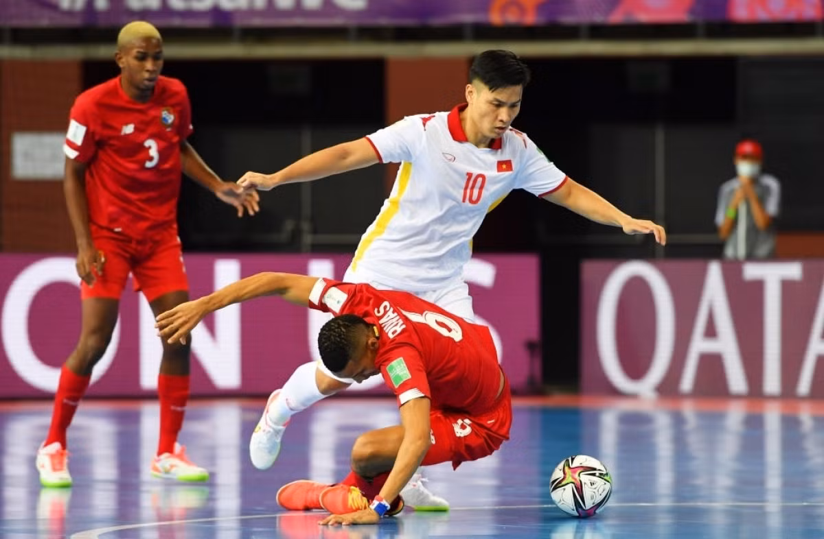 Với chiến thắng này, ĐT Futsal Việt Nam có 3 điểm đầu tiên, tiếp tục nuôi hy vọng giành vé vào thi đấu vòng 1/8 của Futsal World Cup 2021.