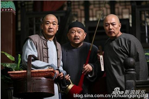 Kỷ Hiểu Lam thăng quan tiến chức và giữ các chức vụ cao như Thượng thư Bộ Binh, Thượng thư Bộ Lễ. Những chức quan này đều do hoàng đế Gia Khánh sắc phong. Qua đó có thể thấy Kỷ Hiểu Lam không hề có các cuộc so tài đấu trí với Hòa Thân như trong các bộ phim, tiểu thuyết.