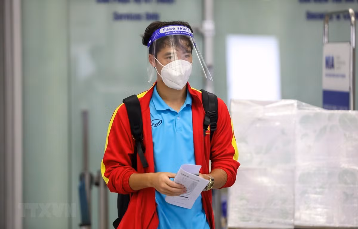 Tuyen Viet Nam ve nuoc ngay trong ngay 3/9 sau tran thua Saudi Arabia