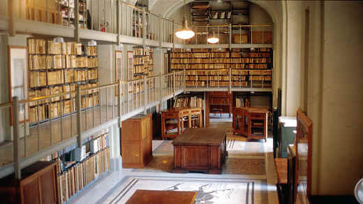 Ngoài Đức Giáo hoàng và một số chức sắc cấp cao ở Vatican chỉ có một số học giả được cho phép tiếp cận cấm địa này để phục vụ học tập, nghiên cứu.