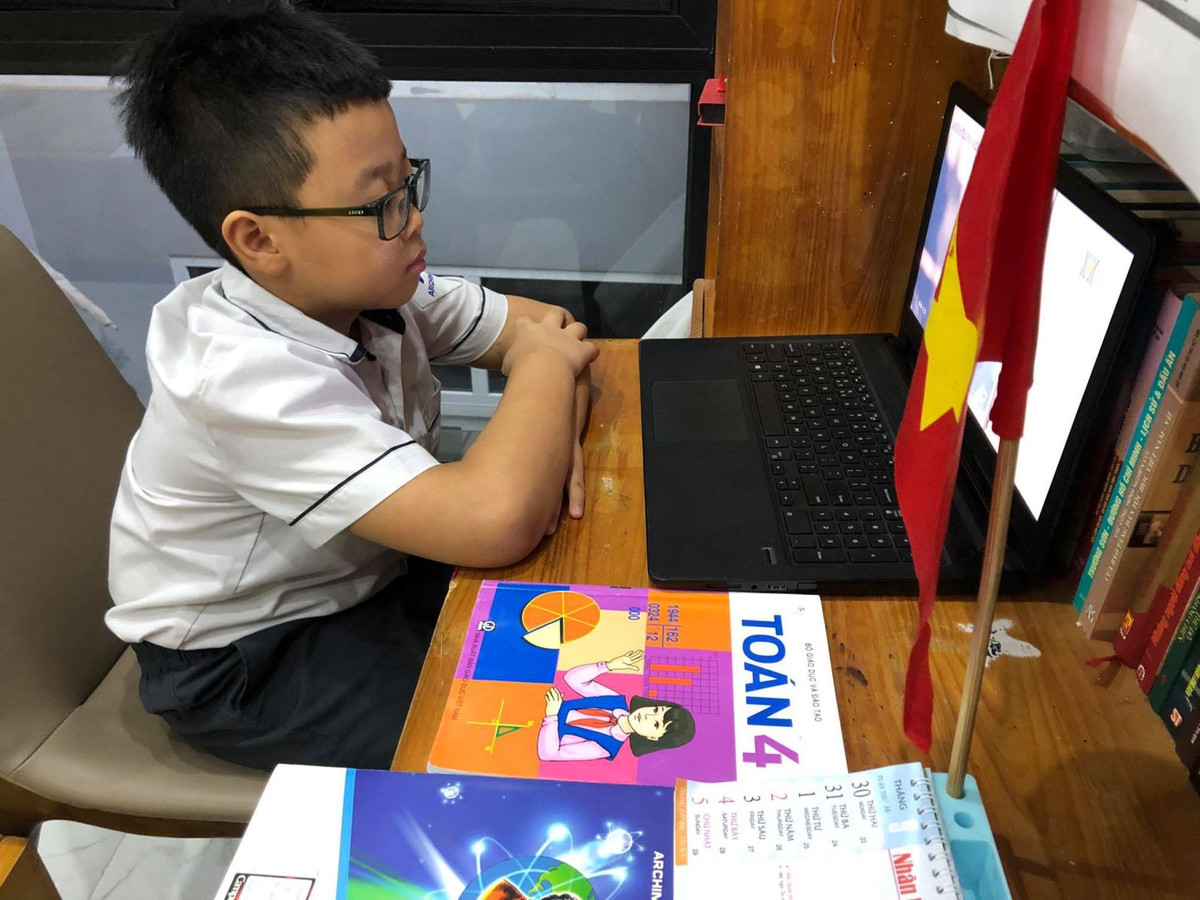 Một số lý do khác gây ra hiện tượng nghẽn mạng cục bộ xảy ra khi dạy và học online được các chuyên gia chỉ gia có thể do phần mềm, đường truyền, WiFi ở nhà hay máy tính. Ảnh: baotintuc.