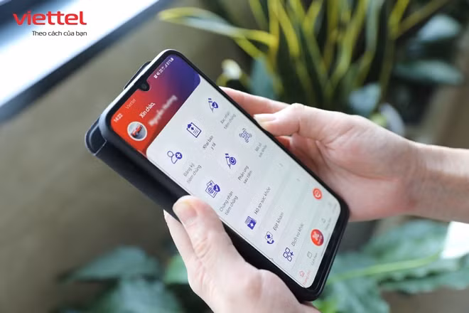 Trước sự việc này, đơn vị phát triển ứng dụng Sổ sức khỏe điện tử là Viettel Solutions khẳng định chứng chỉ tiêm sẽ không mất trừ khi người dùng thay đổi các thông tin như họ tên, số điện thoại... so với thông tin khai báo khi tiêm vắc xin COVID-19. Ảnh: CAND.