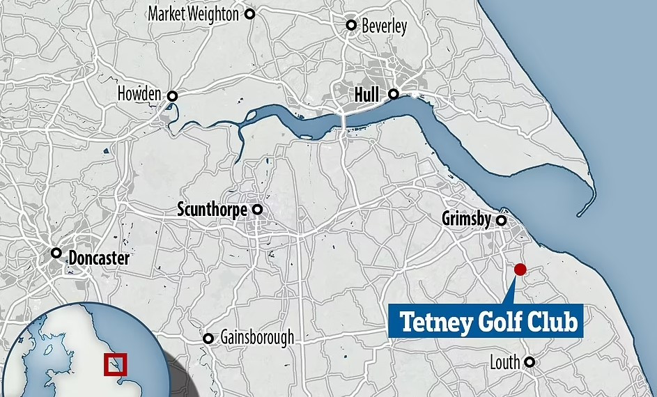 Việc tìm thấy chiếc rìu trong quan tài cho thấy nó có thể là một vật dùng trong nghi lễ hoặc biểu tượng của quyền lực.