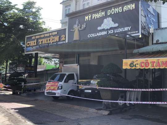 Khoi to, kham xet nhieu noi lien quan nu giam doc bi to lay lan dich Covid-19