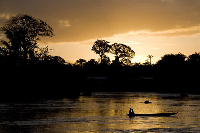 Suriname: Nhiều người chưa từng nghe đến đất nước Nam Mỹ này. Mọi người ở đó không nói tiếng Tây Ban Nha hoặc Bồ Đào Nha như các nước trong khu vực mà dùng tiếng Hà Lan.