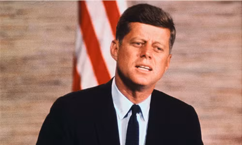 Trong một cuộc họp diễn ra vào ngày 12/11/1963, Tổng thống Kennedy nhấn mạnh Florida và Texas là những địa phương quan trọng chiến dịch vận động tranh cử của ông. Việc giành chiến thắng tại hai nơi này sẽ có ảnh hưởng lớn đến kết quả cuộc bầu cử Tổng thống Mỹ vào năm tới.