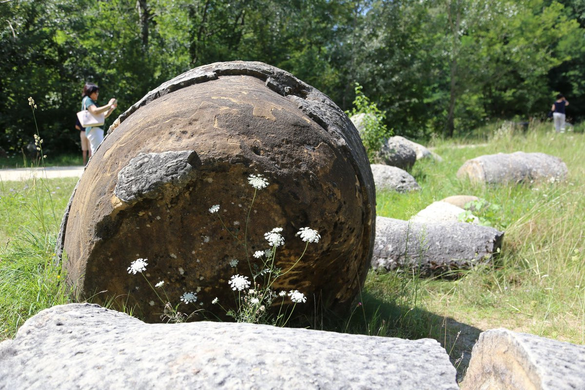Với đặc điểm đặc biệt như vậy, những tảng đá trovants ở ngôi làng Costesti đã được UNESCO công nhận là Di sản Thế giới.