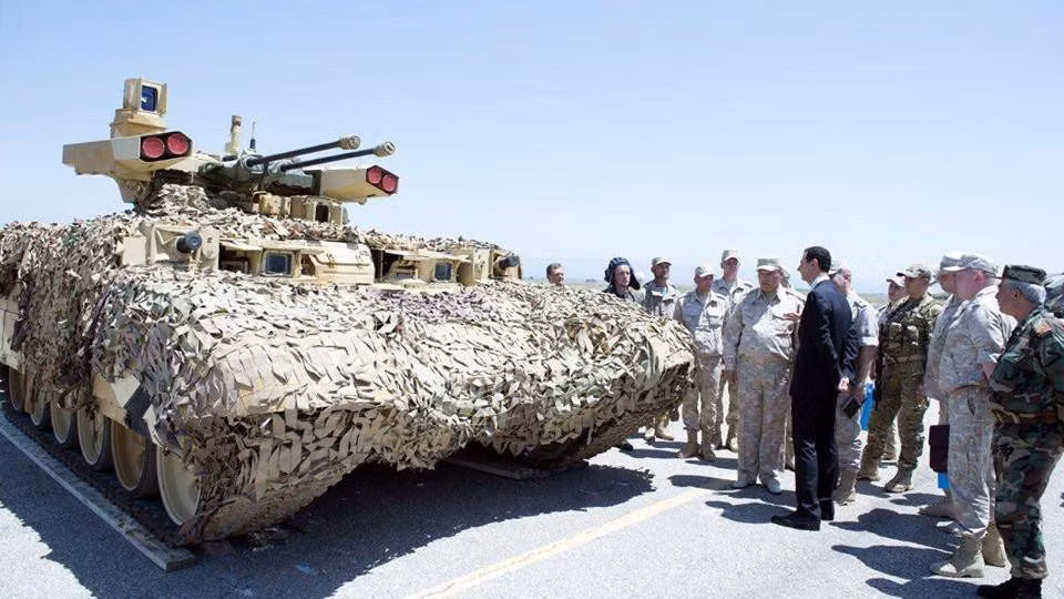 Tất nhiên Nga vẫn còn một số vấn đề và thiếu sót còn tồn tại theo nhiều hướng khác nhau, ví dụ sự lỗi thời của lực lượng tác chiến không gian vũ trụ, hay việc chế tạo vũ khí thế hệ mới.