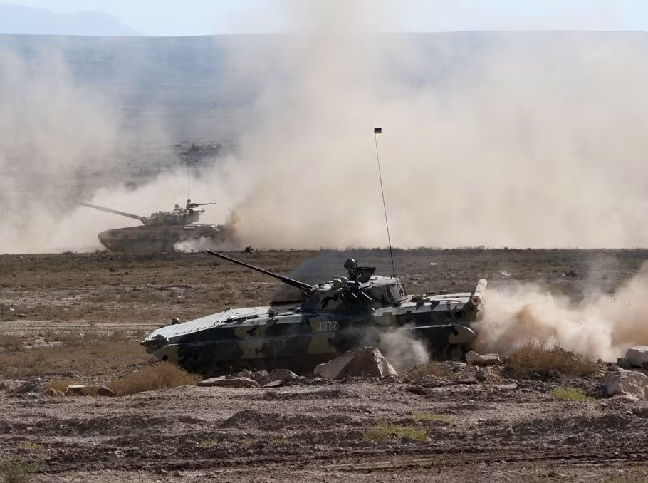 Diễn biến trên đã buộc Yerevan phải dồn lực lượng nhằm "đóng cửa" một số đoạn đường qua hành lang Lachin. Quân đội Armenia tuyên bố họ chỉ đối phó với các nhóm phá hoại của kẻ thù, khẳng định đã đẩy lui được đợt tấn công từ Azerbaijan.