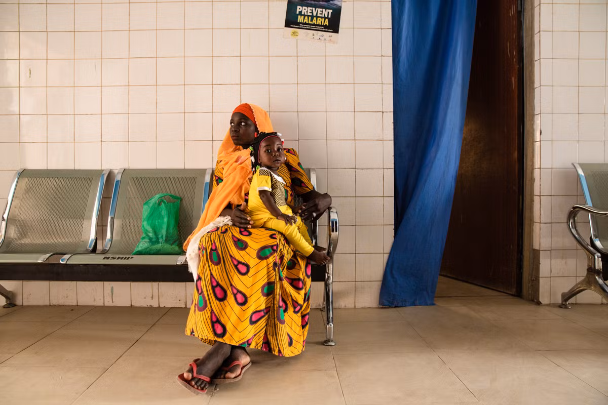 Dai dich COVID-19 de doa “nhung nguoi cung kho” o Nigeria-Hinh-15