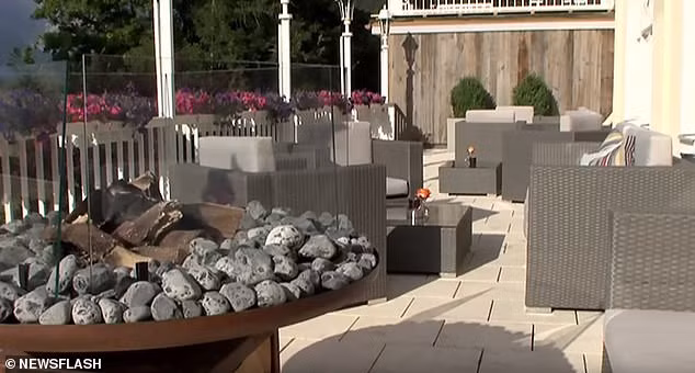 Không gian bên ngoài khách sạn ở Bavaria. Daily Mail cho biết, Quốc vương Thái Lan dành phần lớn những tuần qua ở đây, trừ những ngày trở về Thái Lan.