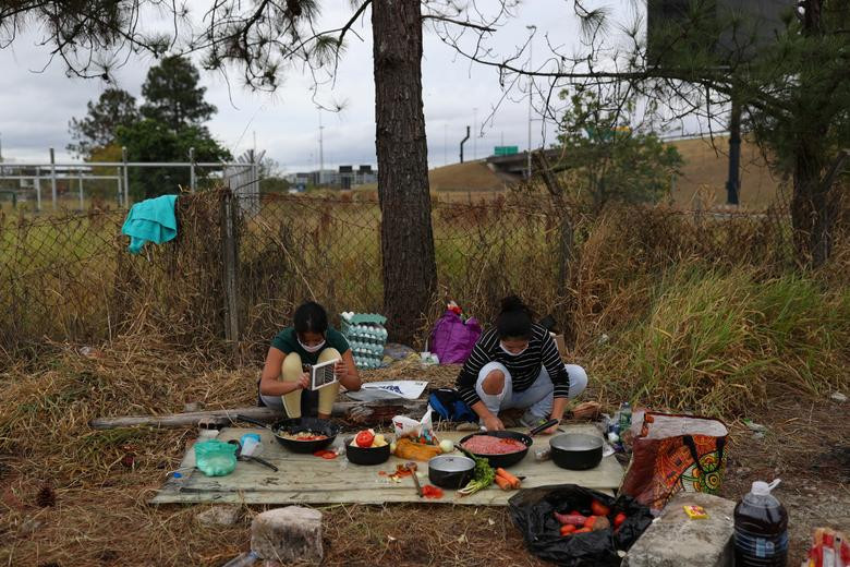 "Nhà bếp ngoài trời" gần sân bay Guarulhos hôm 24/5.