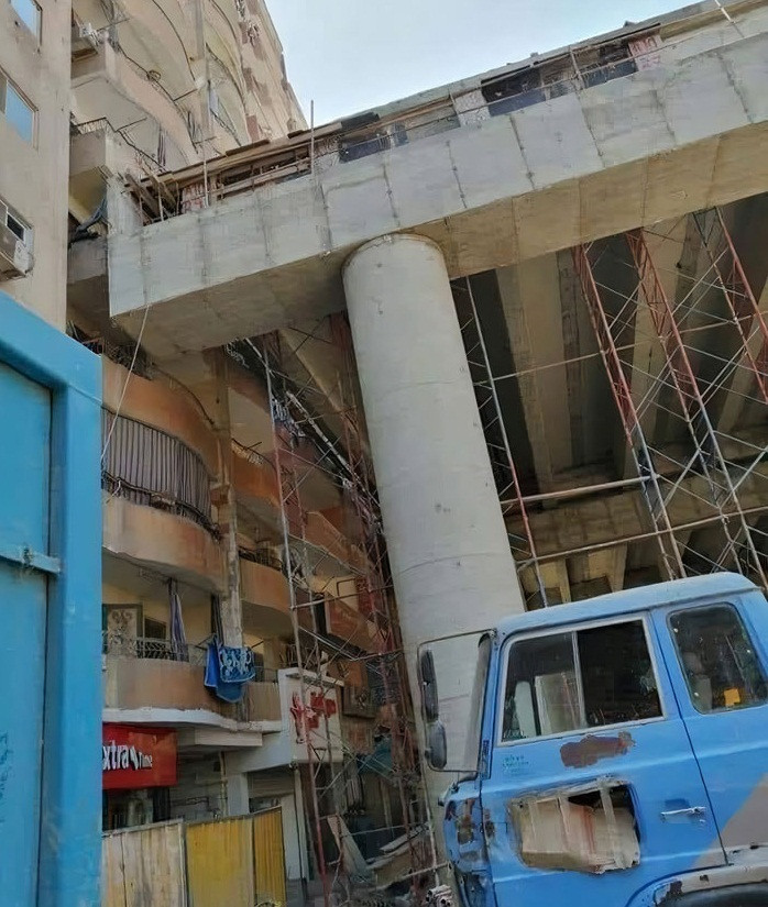 Cao tốc nằm trên một trục ở tỉnh Giza, chạy qua đường Nasr El-Din ở Al-Haram, Cairo. Đường cao tốc đặc biệt này có chiều dài 12 km và rộng tới 65,5 mét. Ước tính, tổng kinh phí xây dựng công trình này là khoảng 317 triệu USD.