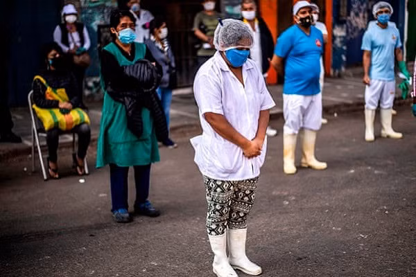 Phong toa som nhat My Latin, vi sao Peru van “chao dao” vi COVID-19?