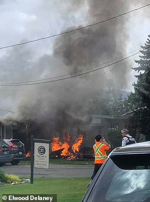 Hien truong may bay trinh dien Canada lao xuong nha dan, chay ngun ngut-Hinh-4