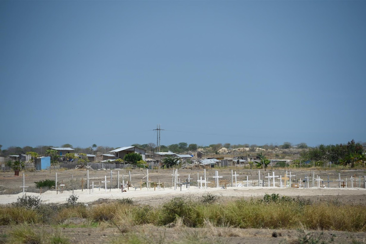 Khoảng 20 người xuất hiện triệu chứng COVID-19 tại thị trấn Zapotal đã tử vong trong tháng qua. Đây là tử lệ tử vong cao bất thường.