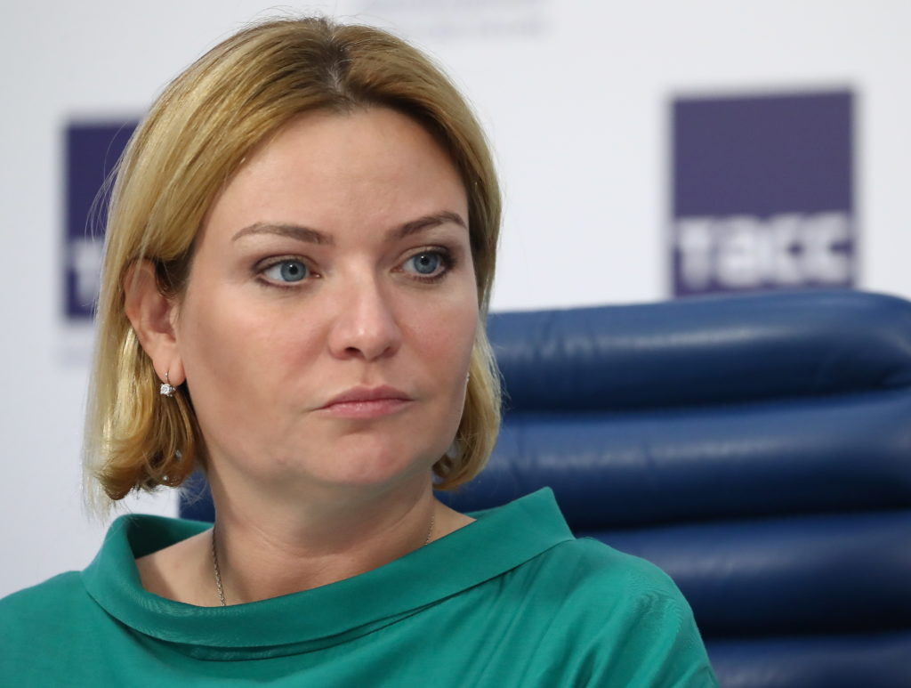 Được biết, bà Lyubimova từng là nhà báo và nhà làm phim tài liệu. Bà được bổ nhiệm vào vị trí Bộ trưởng Văn hóa Nga hồi tháng 1/2020 và là một trong những người trẻ nhất nội các Nga. Ảnh: Getty.