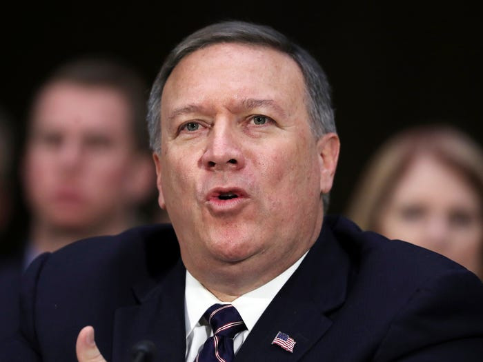 Ông Mike Pompeo nói với Washington Post rằng kinh nghiệm kinh doanh của ông đã thúc đẩy ông ra tranh cử. "Tôi đã điều hành hai doanh nghiệp nhỏ ở Kansas, và tôi từng chứng kiến chính phủ có thể 'đè bẹp' doanh nghiệp như thế nào. Đó là lý do tại sao tôi chạy đua vào Quốc hội. Có nhiều người ở Kansas đồng ý với tôi về điều đó", ông Mike Pompeo cho hay.