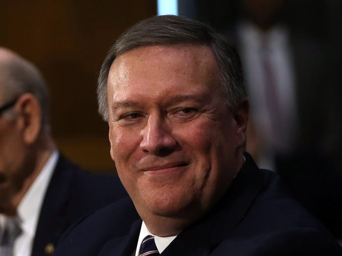 Mike Pompeo rời California tới học tại trường Học viện Quân sự West Point và tốt nghiệp vào năm 1986.