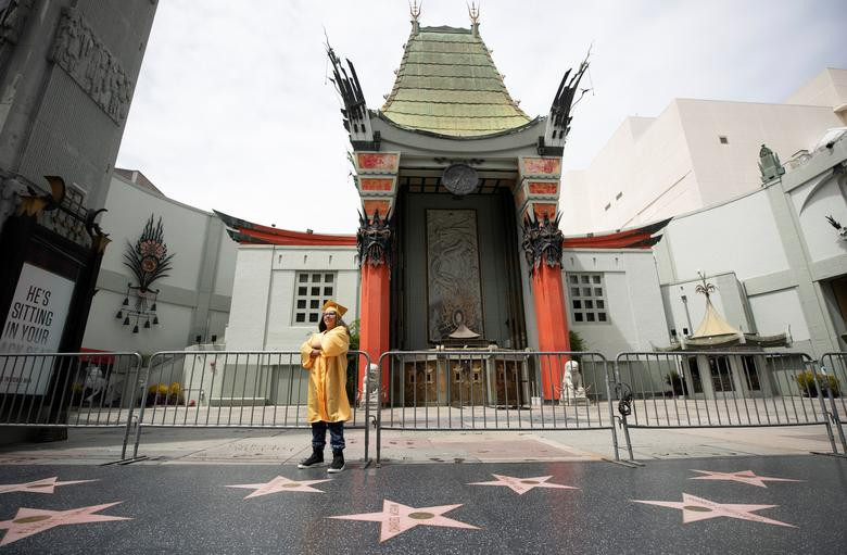 Le tot nghiep “la” cua hoc sinh, sinh vien khap the gioi mua COVID-19-Hinh-2