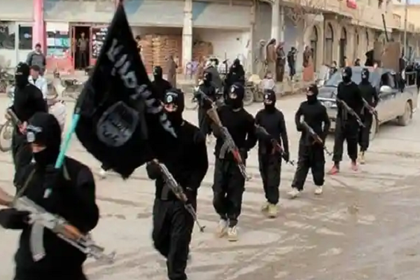 Khung bo IS dao thoat khoi nha tu o Syria