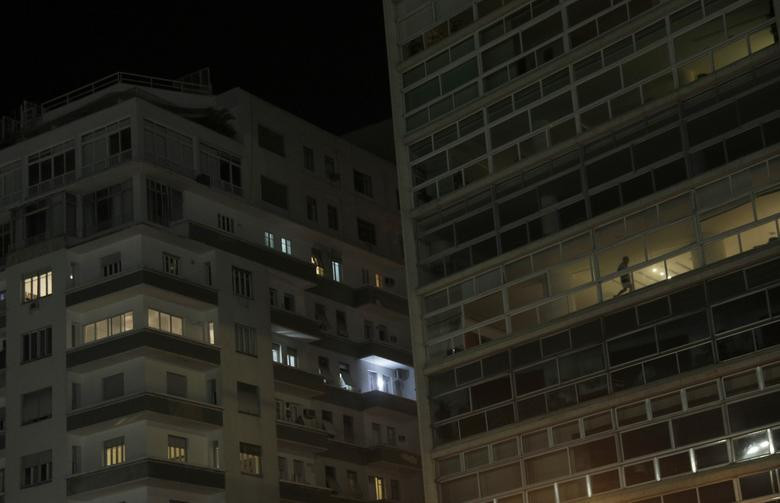 Người dân được yêu cầu ở nhà để đề phong lây nhiễm virus. Mời độc giả xem thêm video: WHO chính thức đặt tên cho virus corona mới là SARS-CoV-2 (Nguồn video: VTC1)