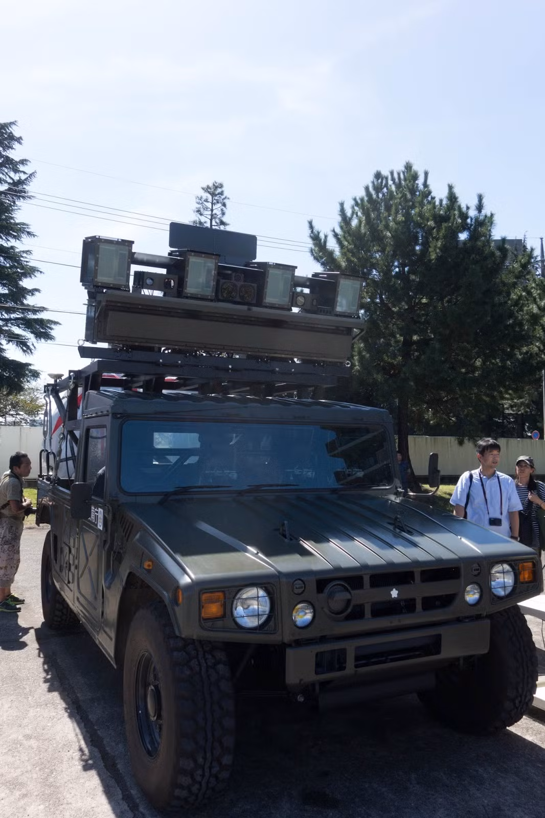 Hệ thống rà phá các thiết bị nổ tự tạo đặt trên khung gầm xe jeep Toyota BDX 10. Nguồn ảnh: bmpd