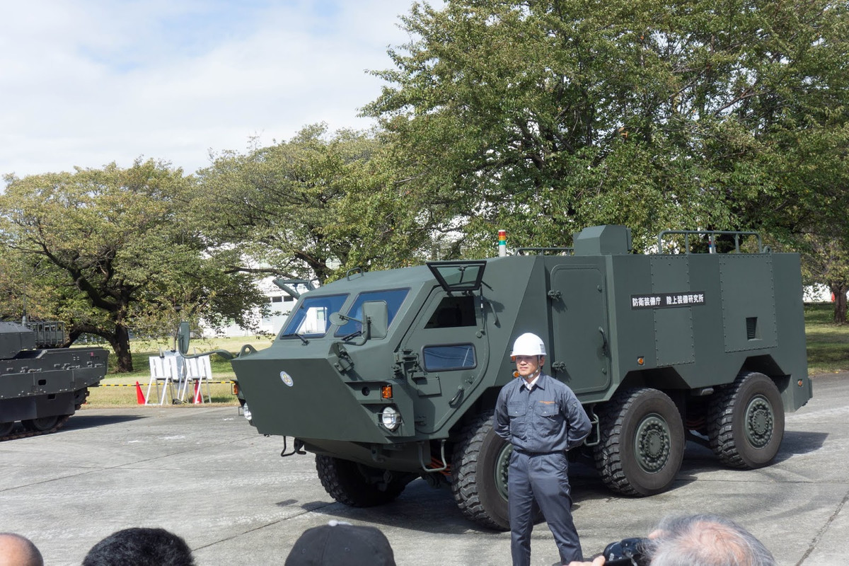 Không nhiều người có cơ hội tận mắt nguyên mẫu phương tiện chiến đấu hạng nhẹ LCV đang được phát triển. Nguồn ảnh: bmpd