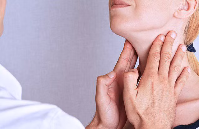 Kho nuot, khan giong… cung co the la bi ung thu