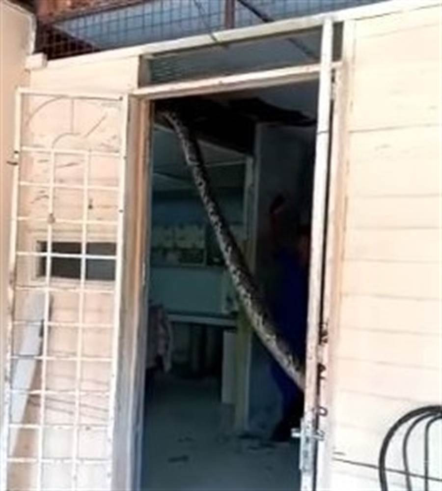 Chu nha mo cua, dieng nguoi thay canh tran khong lo 