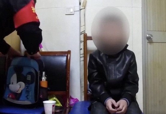 Con khong lam bai tap ve nha, bo xu ly theo cach khong ngo...