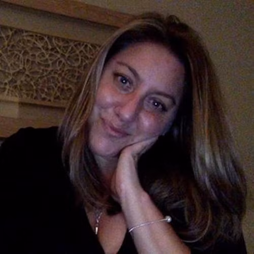 Giúp người đàn ông quên ví, cô gái nhận được món quà bất ngờ Giup nguoi dan ong quen vi, co gai nhan duoc mon qua bat ngo