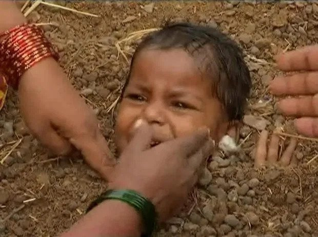 Ky quac ngoi lang chon song tre em luc nhat thuc de chua tat nguyen-Hinh-6